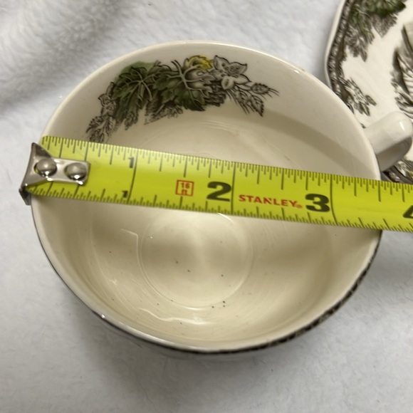 Vintage Johnson Bros The Friendly Village Tea Cup & Saucer made in England - Picture 9 of 10